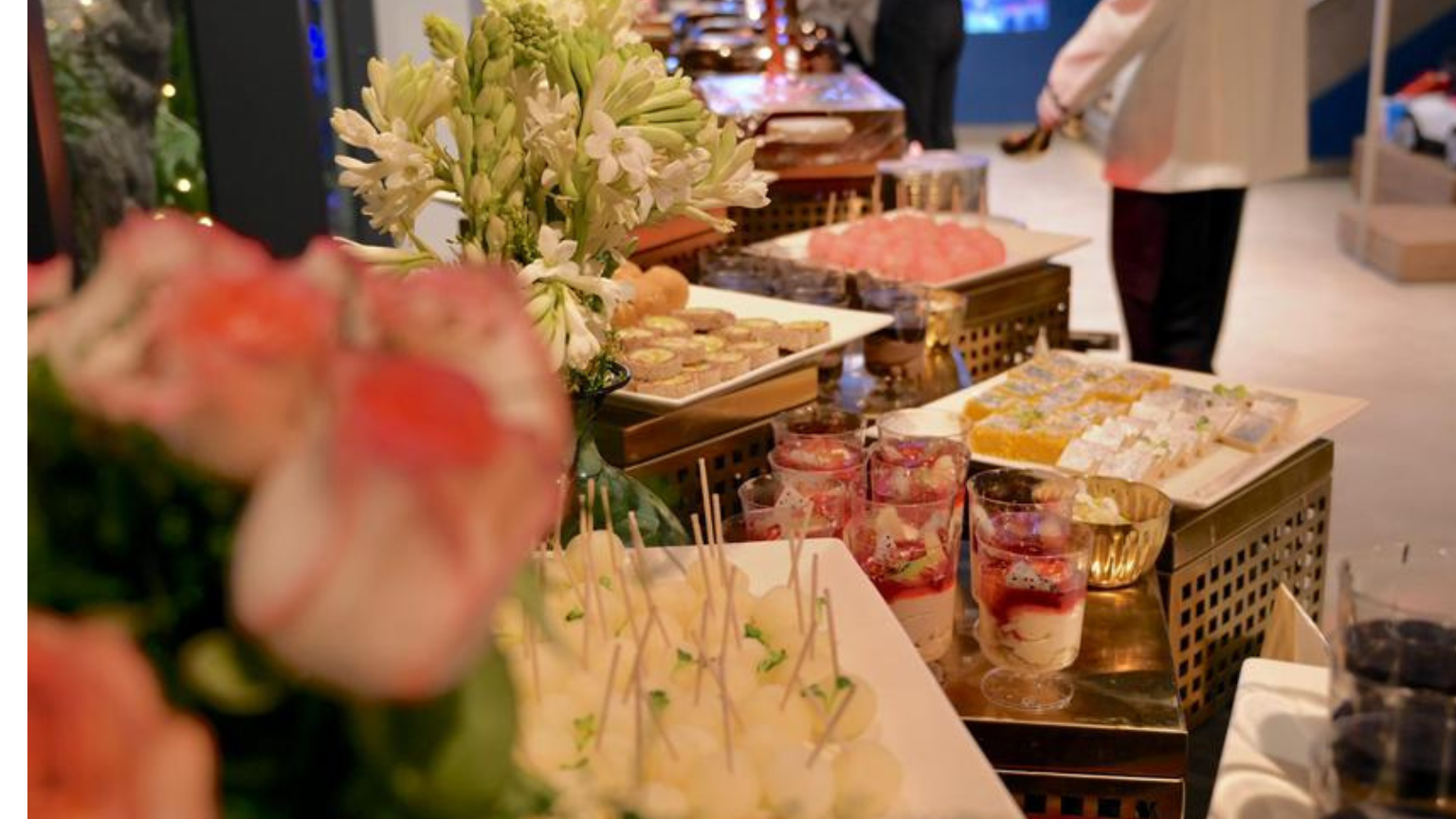 Luxury buffet and catering setup in Noida